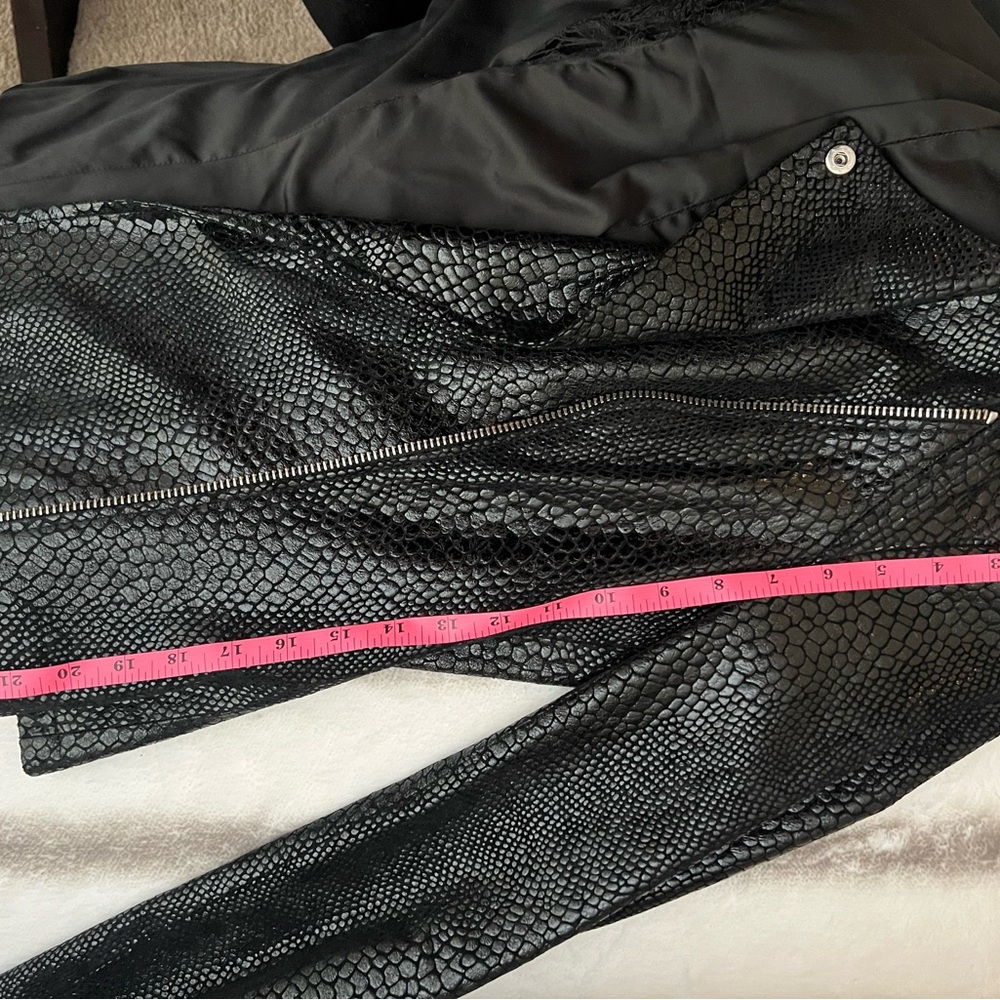 Zipper Reptile Print Jacket - image 5